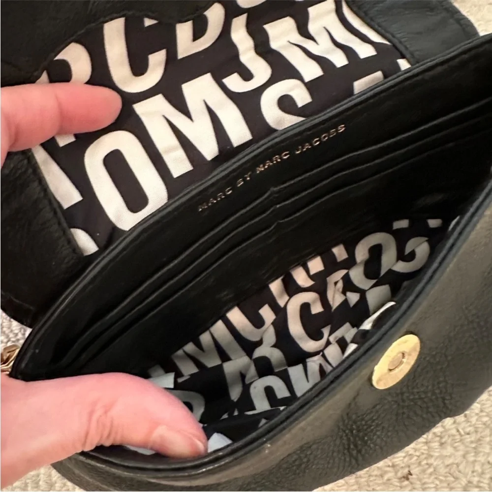 Marc Jacob's Black Crossbody Carly Bag - Picture 3 of 6